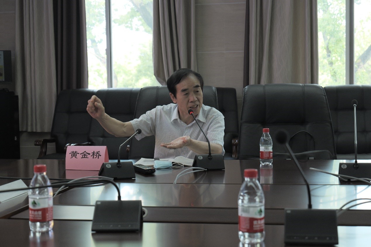 【主题教育】着力把握习近平新时代中国特色社会主义思想的科学体系和精髓要义——2026世界杯足球官网举行主题教育专题报告会