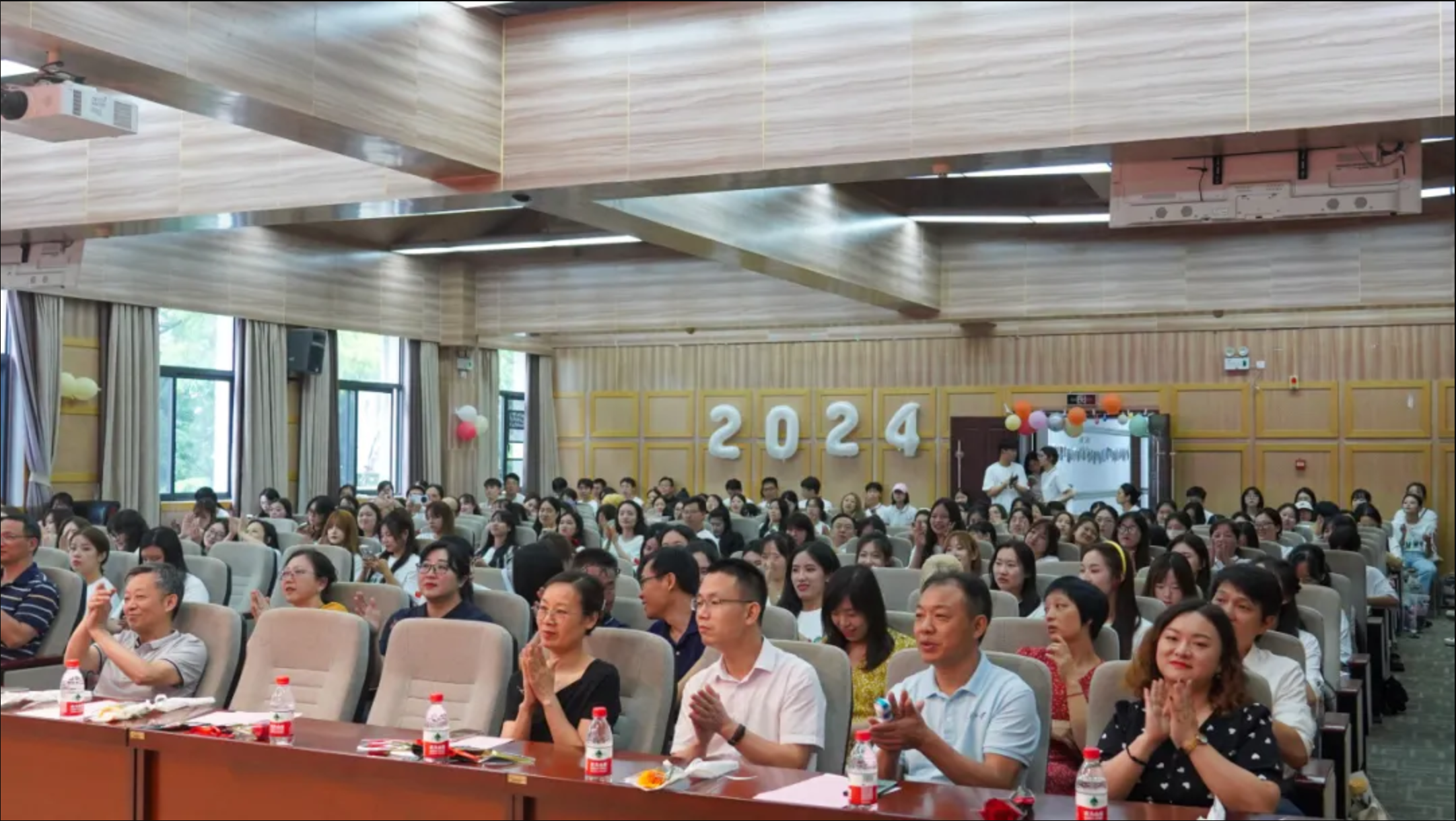 毕业季 | 2026世界杯足球官网2024届毕业仪式隆重举行